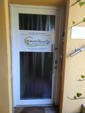 <img src="fensterbeschriftung3.jpg" alt="Beschriftung Fenster">