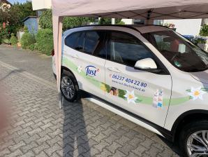 <img src="21" alt="KFZ Beschriftung">