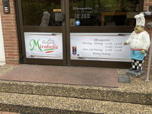 <img src="04" alt="Folierung Tür">