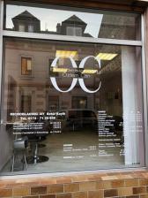 <img src="04" alt="Schaufensterbeschriftung Friseur Can">