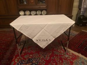 <img src="02" alt="Tischdecke bedruckt">