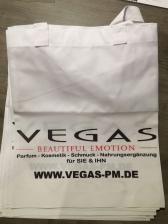 <img src="33" alt="Einkaufstaschen">